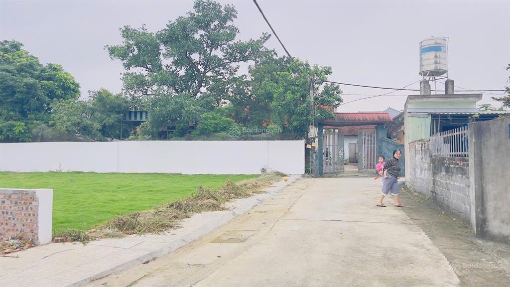 Bán đất đông yên quốc oai 110m2 full thổ cư mt 5m gần đhqg hòa lạc 2,3 tỷ