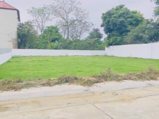 Bán đất đông yên quốc oai 110m2 full thổ cư mt 5m gần đhqg hòa lạc 2,3 tỷ