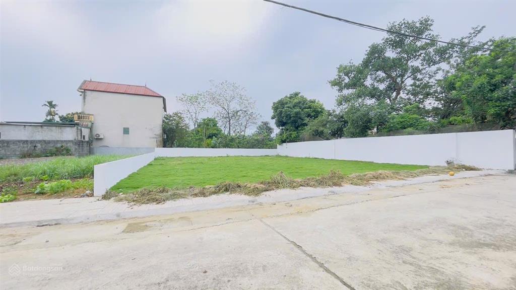 Bán đất đông yên quốc oai 110m2 full thổ cư mt 5m gần đhqg hòa lạc 2,3 tỷ