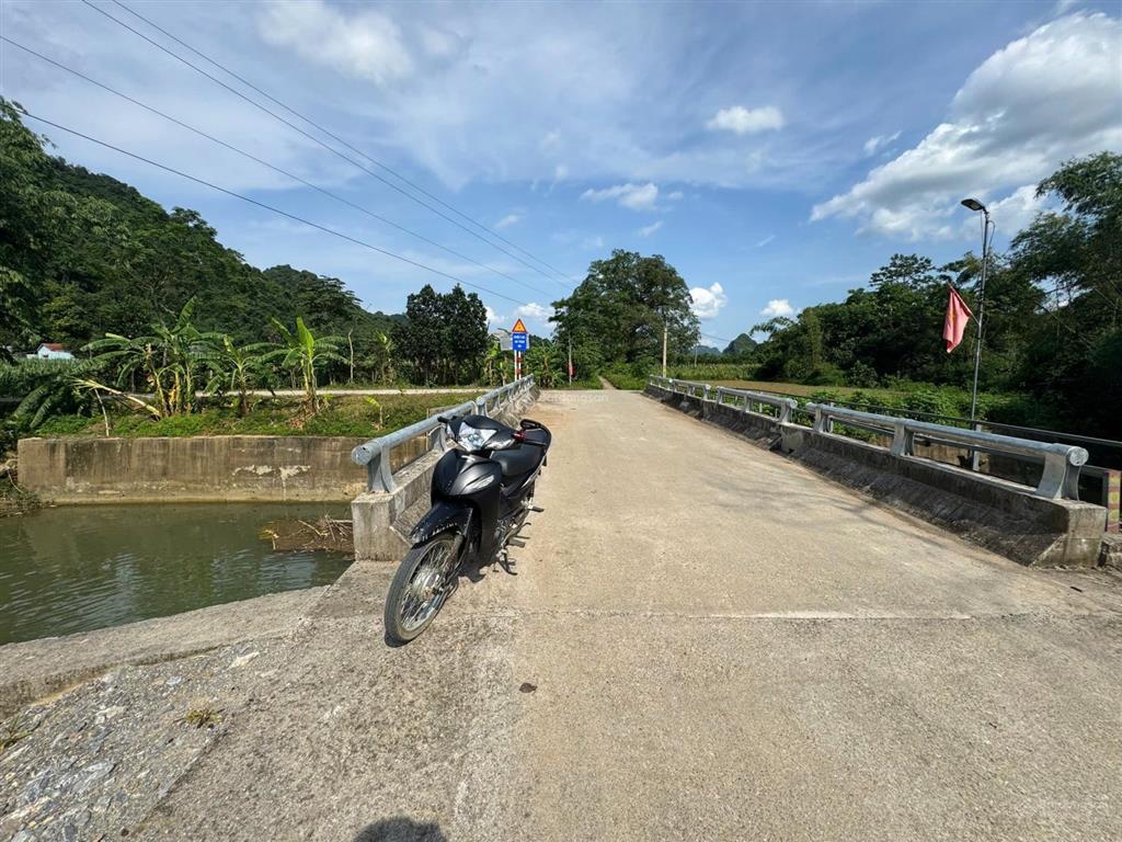 Lô góc 1824m2 1.000m2 đất ở mặt tiền 35m thống nhất, lạc lương, yên thủy, hòa bình