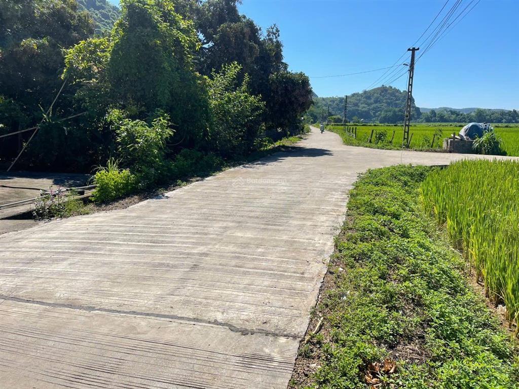 Lô góc 1824m2 1.000m2 đất ở mặt tiền 35m thống nhất, lạc lương, yên thủy, hòa bình