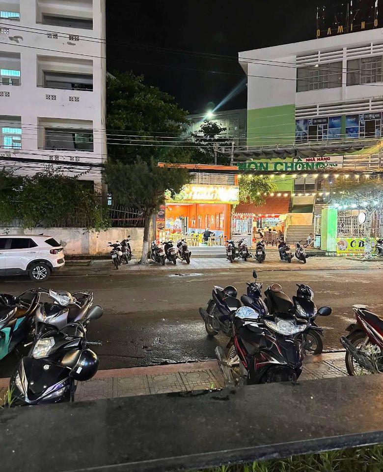  Bán căn Shophouse Napoleon Castle 1 Nha Trang siêu đẹp kinh doanh có dòng tiền Giá Tốt 
