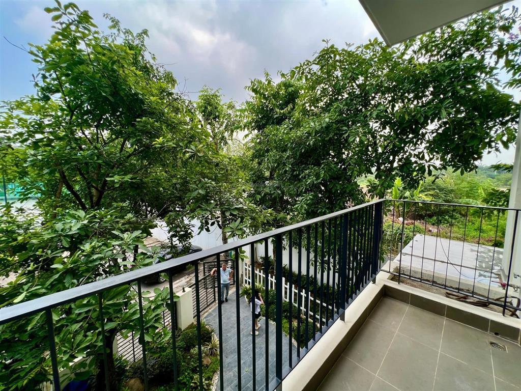 Bán biệt thự góc khu compound khép kín, an ninh 24/7 vinhomes thăng long  0911 051 ***