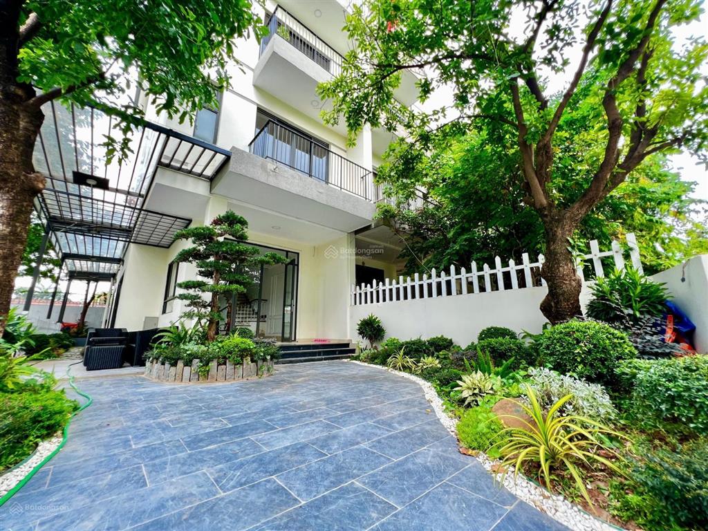 Bán biệt thự góc khu compound khép kín, an ninh 24/7 vinhomes thăng long  0911 051 ***