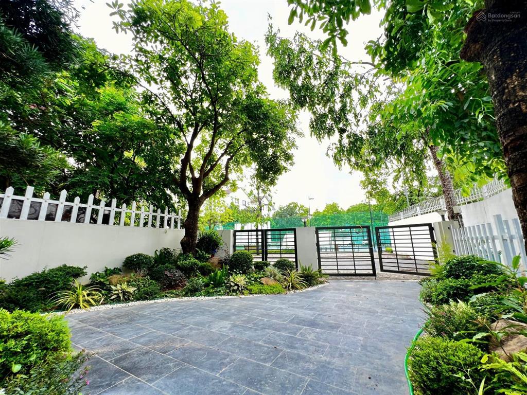 Bán biệt thự góc khu compound khép kín, an ninh 24/7 vinhomes thăng long  0911 051 ***