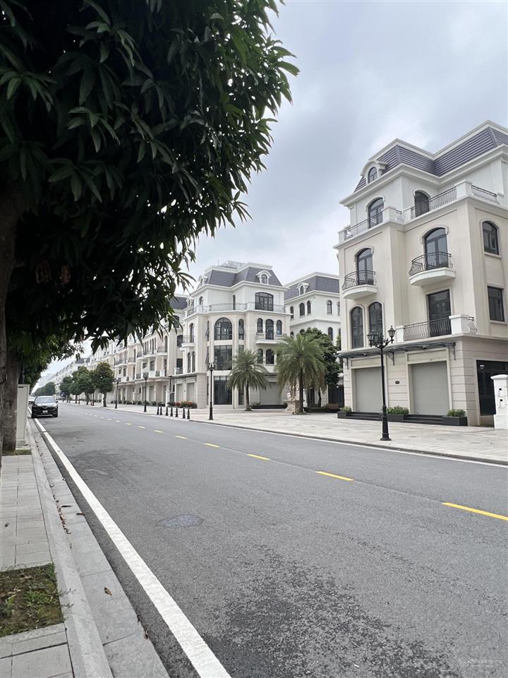 Bán song lập kinh đô 150m2 đường to gần vincom áp voucher tối đa giá chỉ còn 13,7 tỷ 0911 051 ***