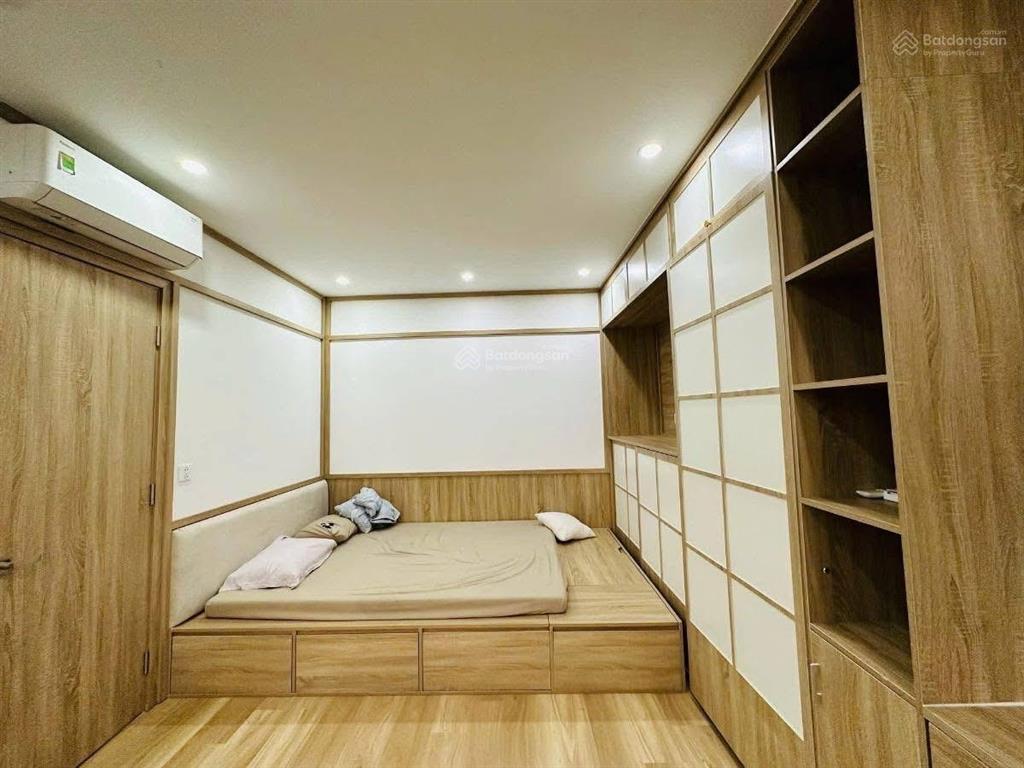 Bán nhà ngọc lâm 35m x 6 tầng 4pn khép kín, thang máy 450kg, cách phố 15m, vừa ở và kd
