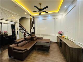 Bán nhà ngọc lâm 35m x 6 tầng 4pn khép kín, thang máy 450kg, cách phố 15m, vừa ở và kd