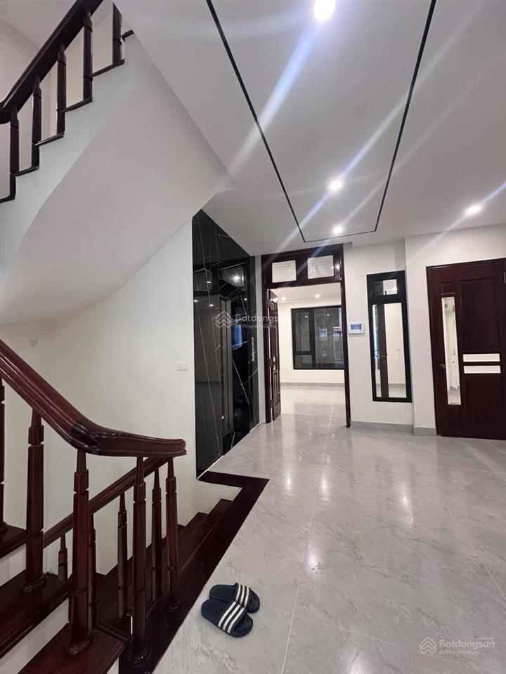 Bán nhà nguyễn sơn, kinh doanh, 115m2 xây 7 tầng, vị trí đẹp