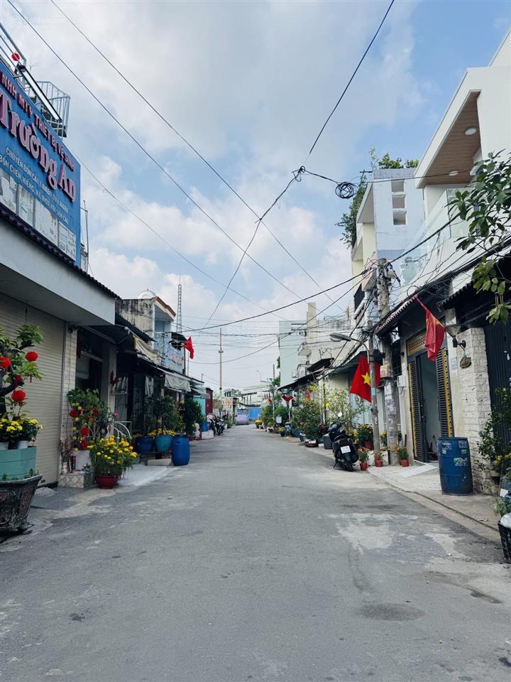 Bán nhà hương lộ 2 hẻm nhựa 7m thông thoáng 4 x 18 ( 2 tầng đúc btct ) nhà mới giá 6txx