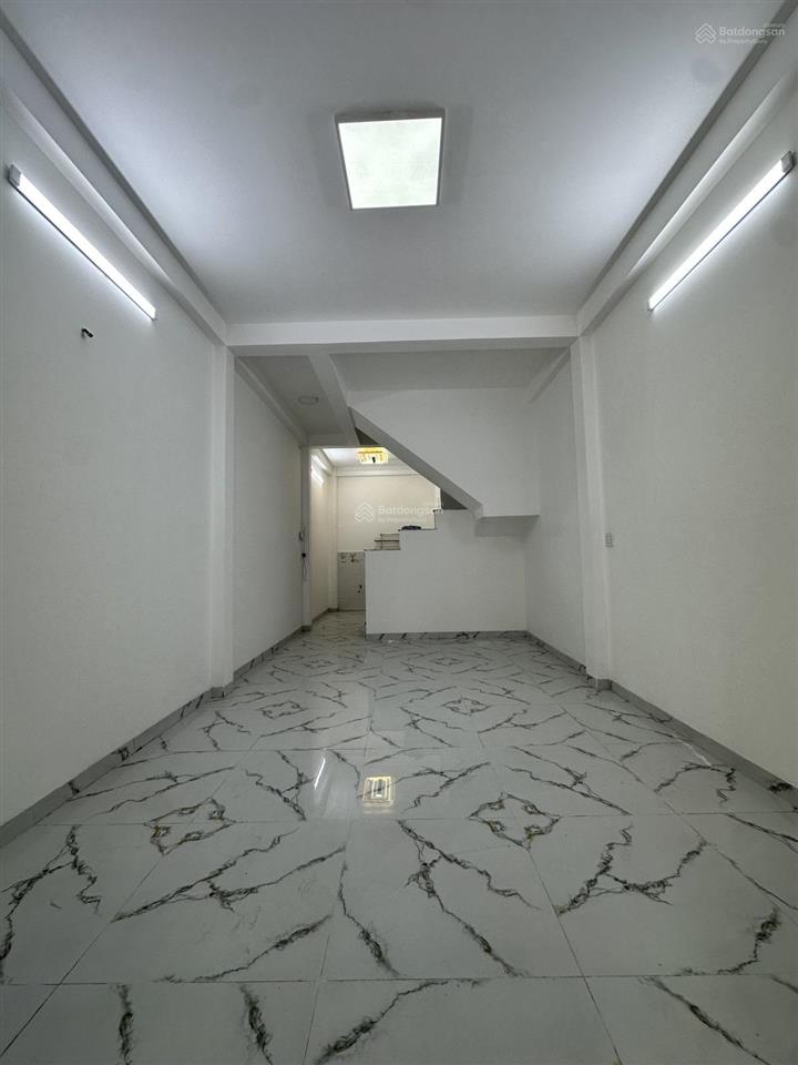 Bán gấp nhà tô hiệu đường 8m thông kinh doanh đỉnh 4 x 13 ( 3 tầng ) giá 8txx