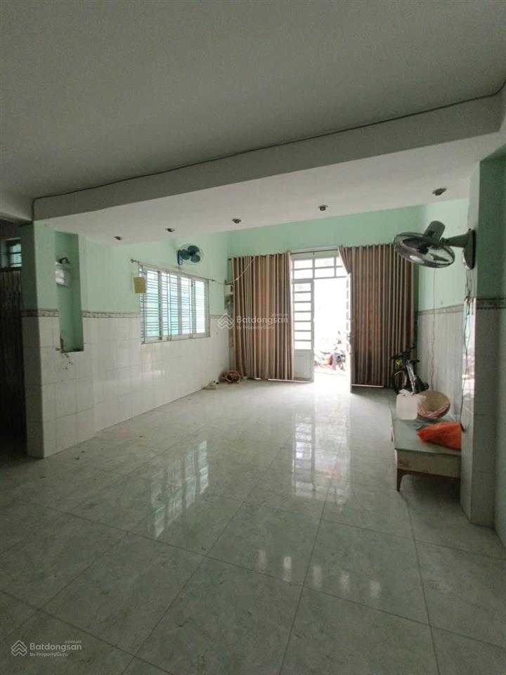 Chủ định cư nước ngoài bán gấp nhà giáp khu tên lửa 5.4 x 14m (84m2 nở hậu 7.6m) giá 5 tỷ x