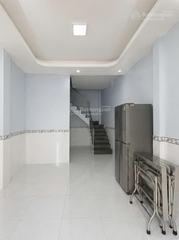 Bán nhà tỉnh lộ 10, ngay chợ da sà mới, giáp tên lửa, hẻm xe hơi thông 4 x 8.5m (2 tầng). giá 3txx