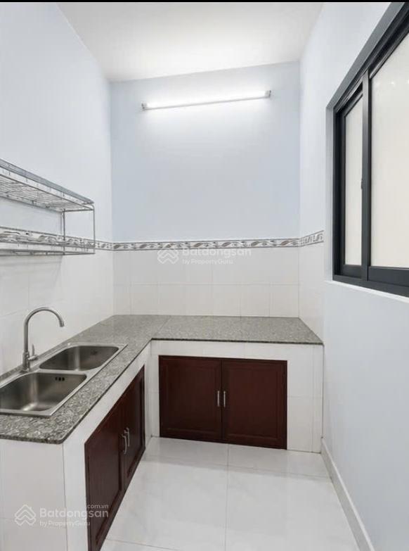 Bán nhà tỉnh lộ 10, ngay chợ da sà mới, giáp tên lửa, hẻm xe hơi thông 4 x 8.5m (2 tầng). giá 3txx