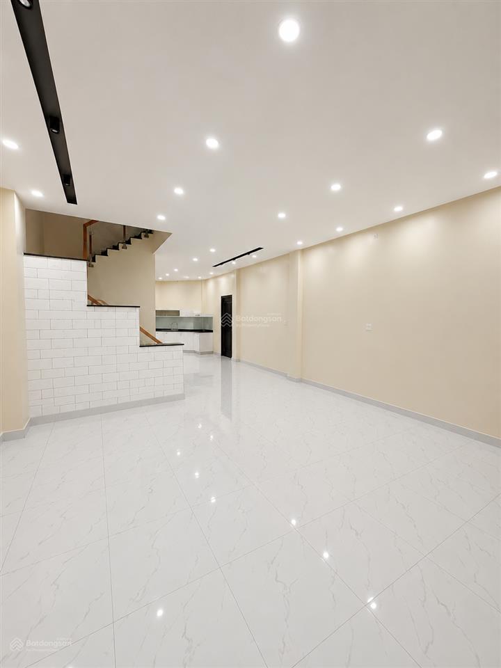 Bán nhà hiếm ngang hơn 6m, 96m², 3 tầng, hẻm 5m, ngay bình trị đông, bình tân, giá chỉ 7,35 tỷ