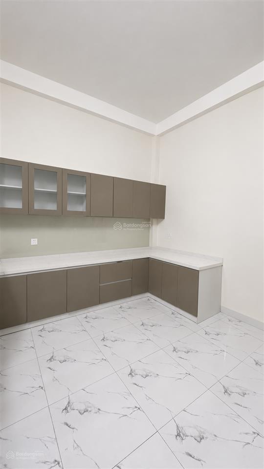 Hương lộ 2 nhà 3 tầng đúc kiên cố ô tô vào đến nhà 86m2 (4 x 21.5) giá chỉ 6,85t