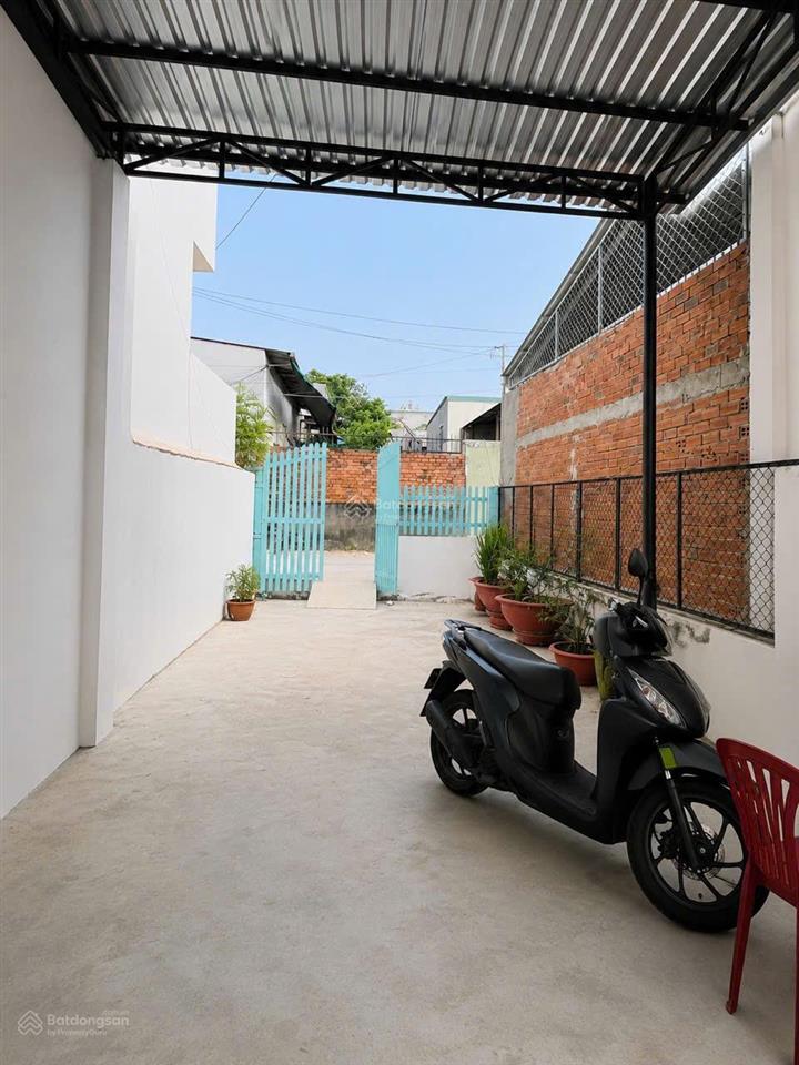 Bán đất tặng nhà  liền kề khu tên lửa, bình tân  103,4m2  1 trệt 1 lầu  nở hậu 2pn 4,69 tỷ