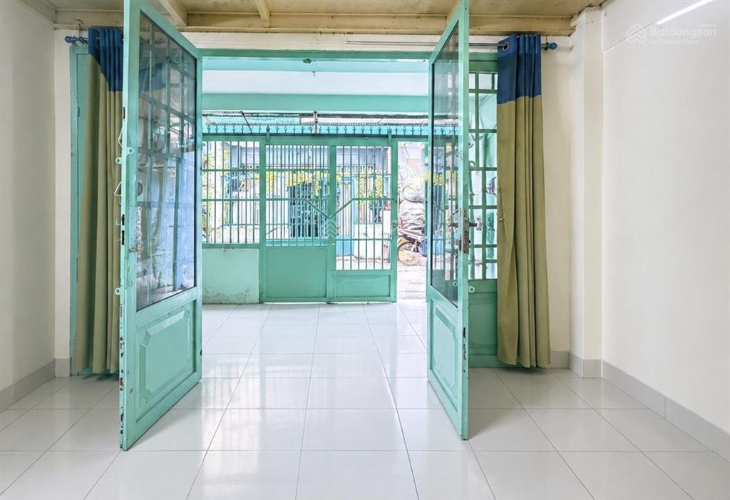 Bán nhà lê văn quới hẻm xe hơi thông thoáng 4 x 11 ( 2 tầng ) giá 4txx