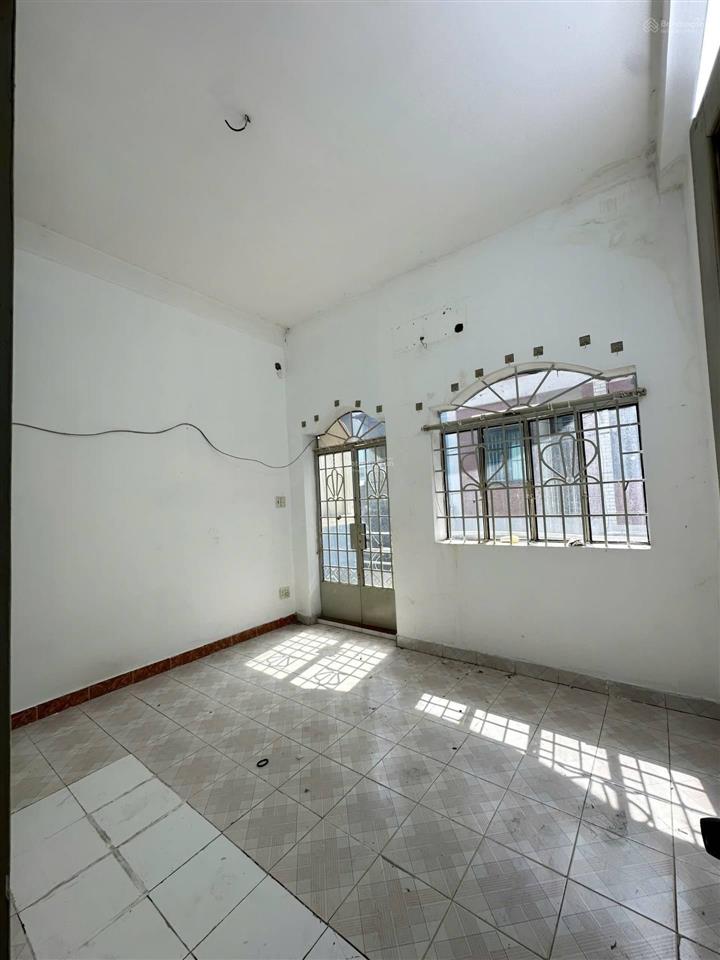 Bán nhà phú thạnh, tân phú, 50m2, nở hậu, 3 tầng btct chắc chắn, không lộ giới, hẻm xe tải