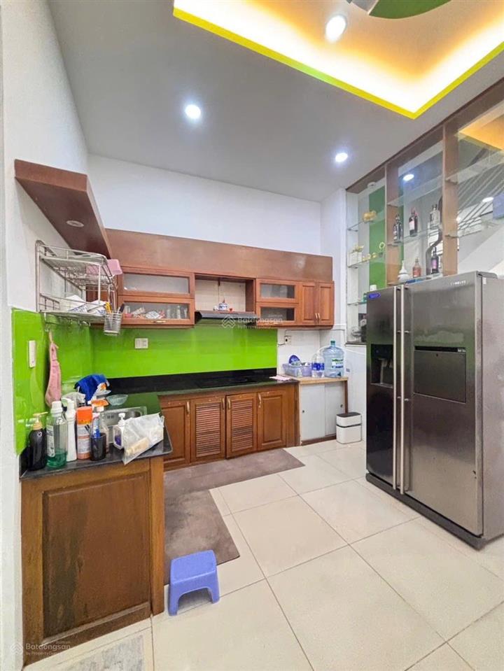 Chủ ngộp bán gấp nhà lê văn quới đường 8m thông có sẵn nội thất 4 x 15.5 (62m2) giá 5txx