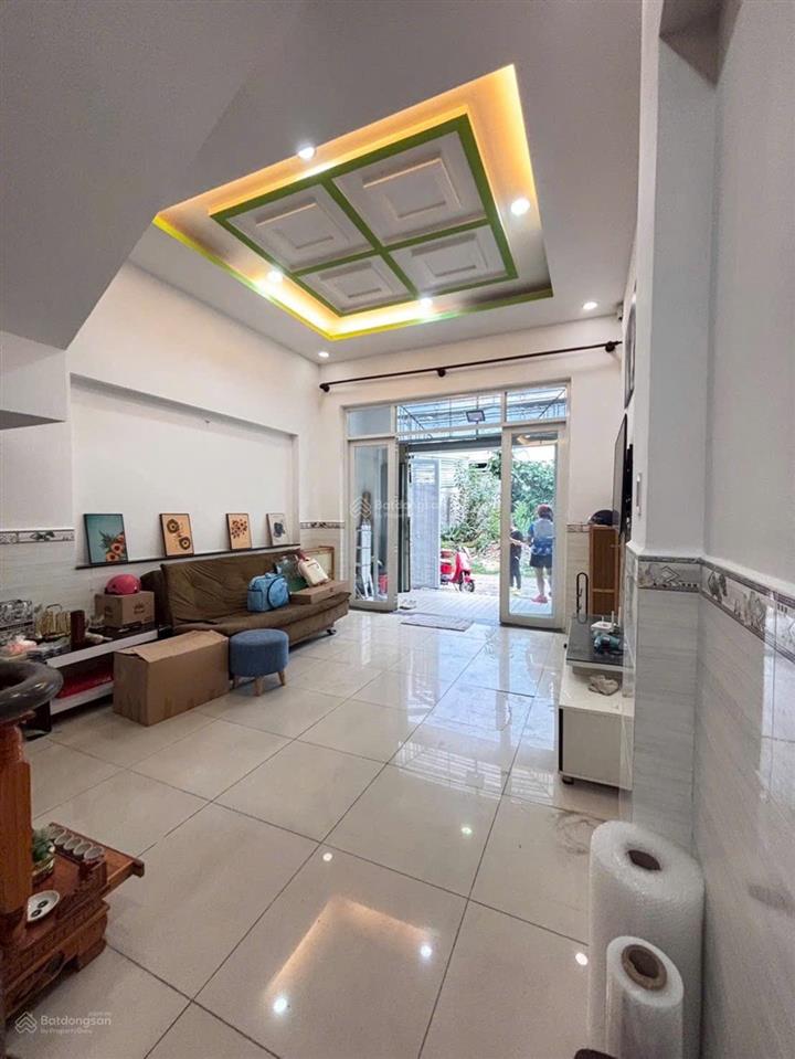 Chủ ngộp bán gấp nhà lê văn quới đường 8m thông có sẵn nội thất 4 x 15.5 (62m2) giá 5txx