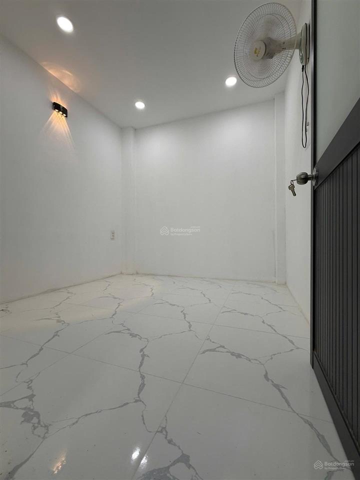 Chủ ngộp bán gấp nhà chợ bình trị đông, hẻm thông thoáng 3.6 x 7.5 (2 tầng), giá 3txx