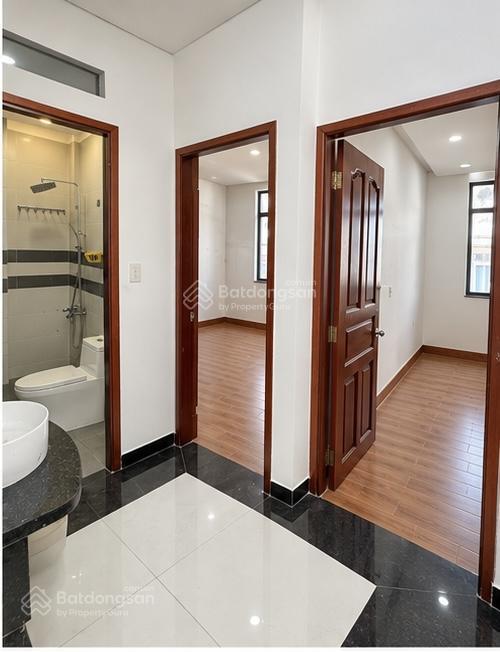 Bán nhà ngang khủng 8m  lê văn quới, bình trị đông  đường 8m kinh doanh  50m  4 tầng  dt 15tr