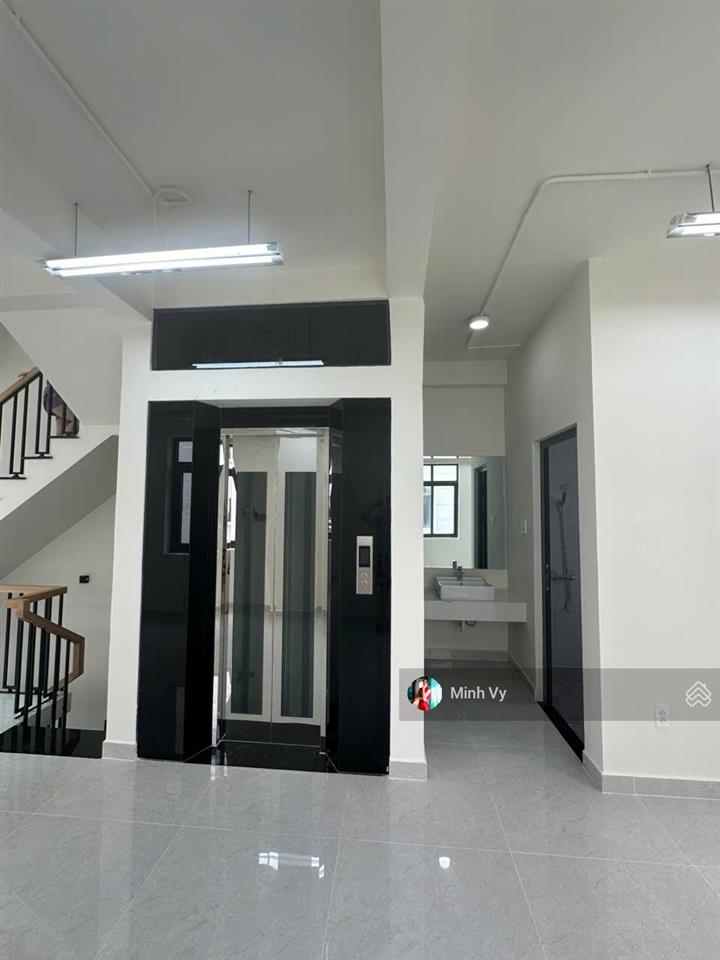 Shophouse góc công viên song hành lakeview city hoàn thiện có thang máy đẹp, giá chỉ 45tr/th