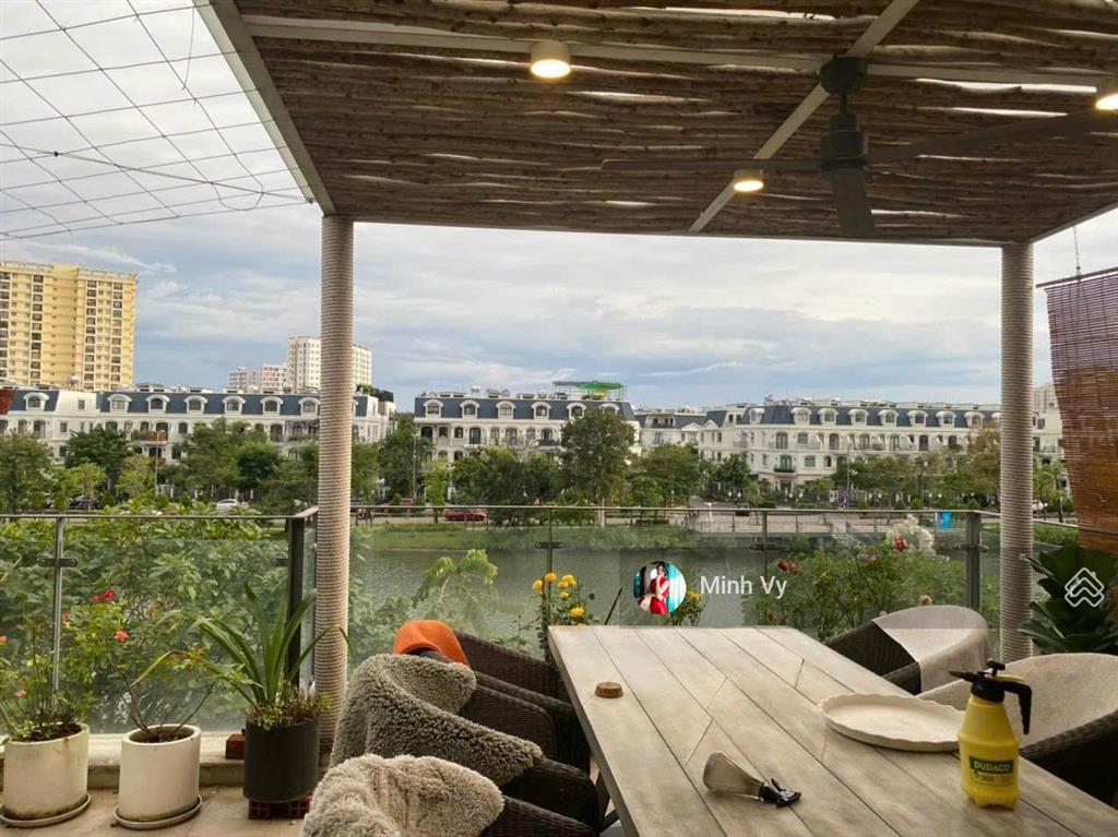 Biệt thự view hồ  nội thất cao cấp cho thuê 50tr/th lakeview city