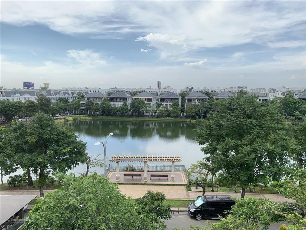 Biệt thự view hồ  nội thất cao cấp cho thuê 50tr/th lakeview city