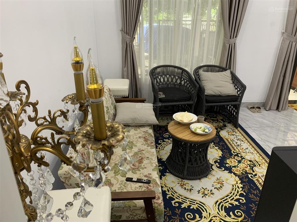 Biệt thự view hồ  nội thất cao cấp cho thuê 50tr/th lakeview city