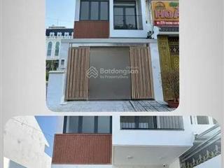 Cho thuê nhà mặt tiền đường trương văn bang, phường thạnh mỹ lợi, thủ đức
