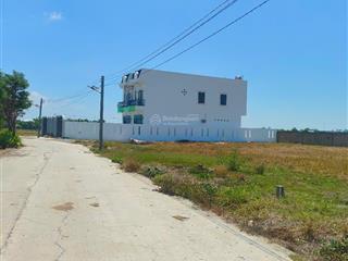 Đất nền ngay ngã tư chợ đào. 440 triệu/ 125mv ngang 5. đường 6m bê tông. đường mới làm, lộ giới 6m