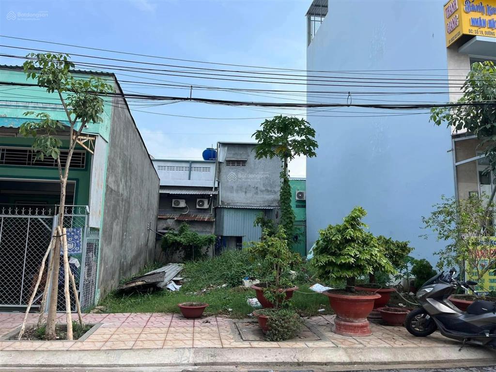 Mặt tiền kinh doanh gần khu phố ẩm thực tràm sen. giá 380 triệu/ 380 triệu. đất thổ cư. hàng hiếm