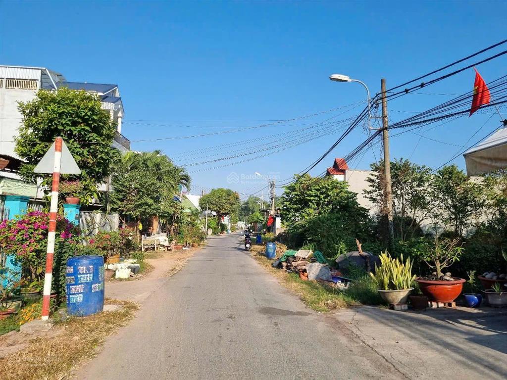 Đất nền cao rào phố hai bà trương nối dài. cách ao trường đua 300m. giá 530 triệu/ 91m2 thổ cư.