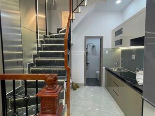 Bán nhà 4 tầng trung tâm q4 giá chỉ 5,6ty