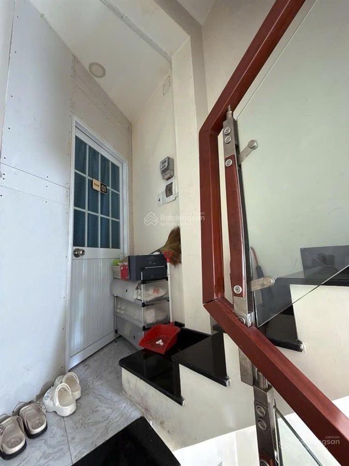 Bán nhà mặt tiền khu vĩnh khánh q4