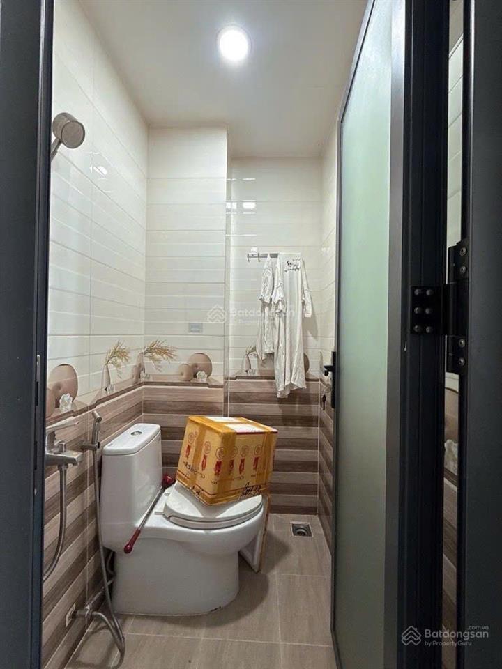 Bán nhà mặt tiền khu vĩnh khánh q4