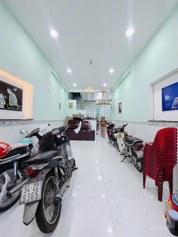 Gà đẻ trứng vàng sinh lời hàng tháng