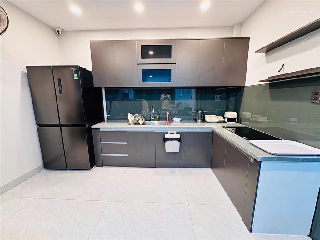 Full nội thất 2 tầng căn góc q4  giá chỉ 5,65 tỷ
