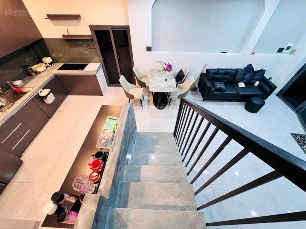 Full nội thất 2 tầng căn góc q4  giá chỉ 5,65 tỷ