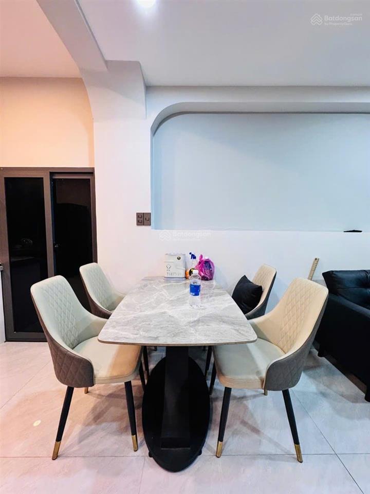Full nội thất 2 tầng căn góc q4  giá chỉ 5,65 tỷ