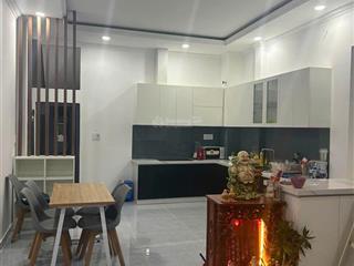 Bán nhà q4  45m2, 4 tầng, cho thuê hoặc ở (7,6 tỷ)