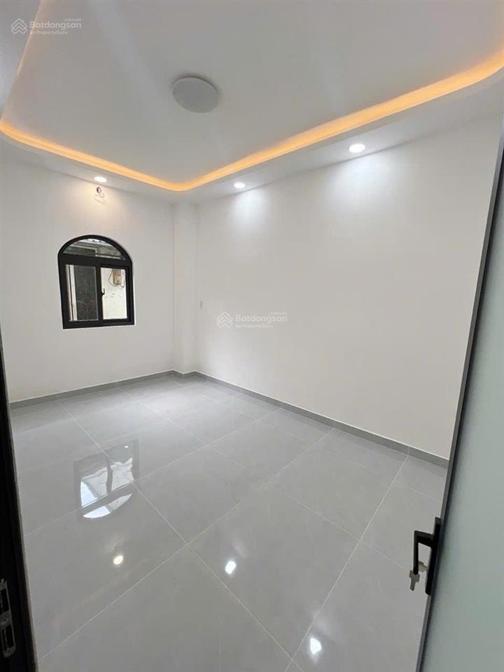 Bán nhà 2 tầng, hẻm 4m, 4pn 4wc, dt 61m2 giá 5,5 tỷ