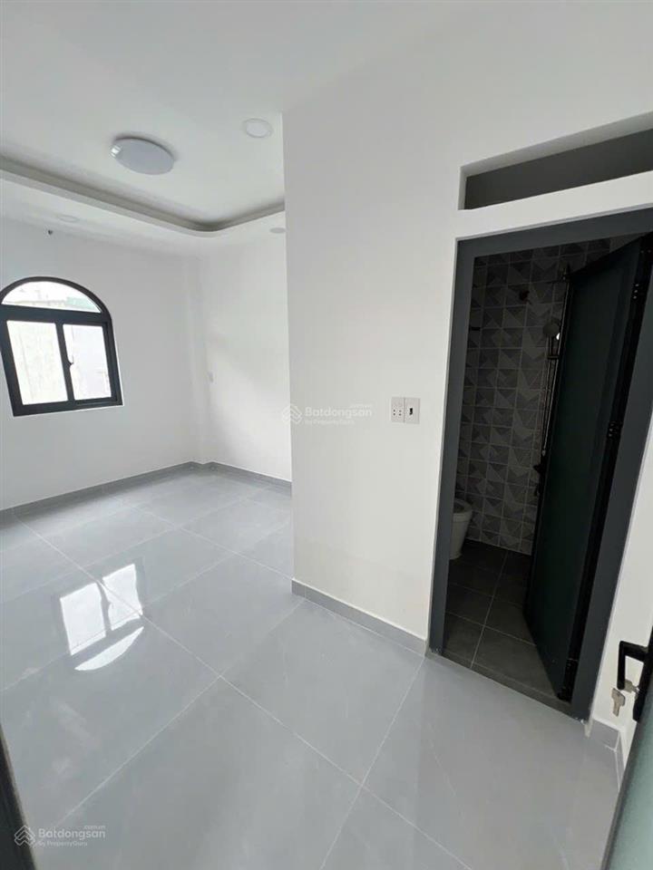 Bán nhà 2 tầng, hẻm 4m, 4pn 4wc, dt 61m2 giá 5,5 tỷ