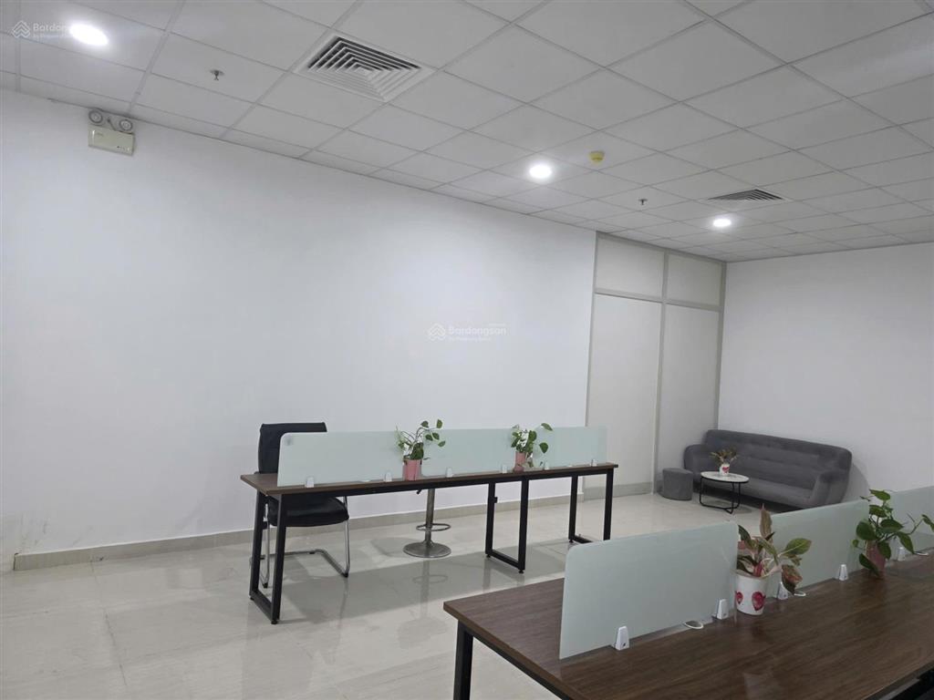 Cho thuê mặt bằng ia20 ciputra  giá chỉ 10 triệu đồng/tháng