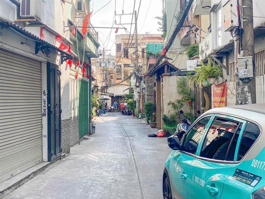 Oto ngủ trong nhà  ngay trịnh đình trọng, âu cơ  2 tầng  4,1x 12m (nở hậu 5,7m)  chỉ 7ty5