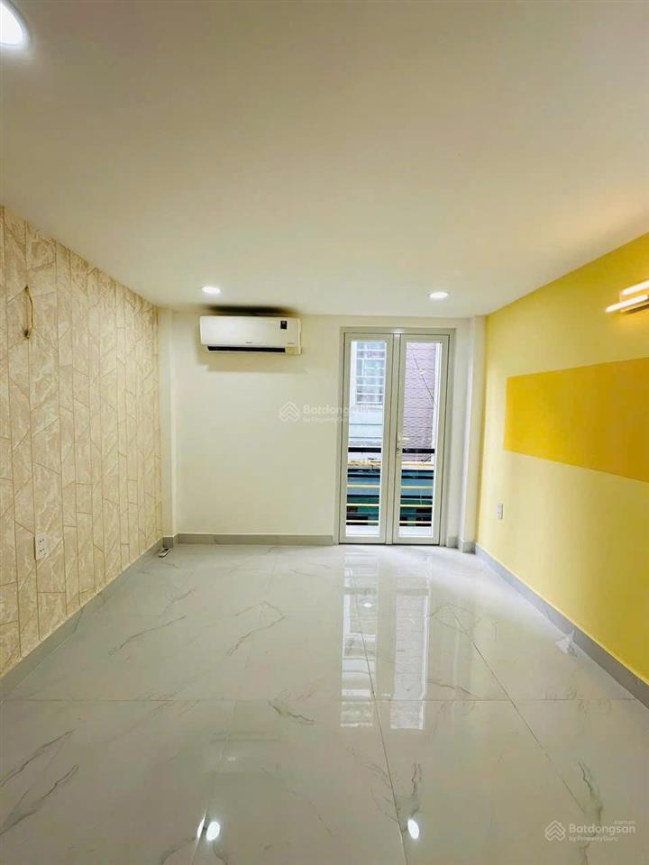 Nhà mới đẹp dọn vào ở ngay q.11