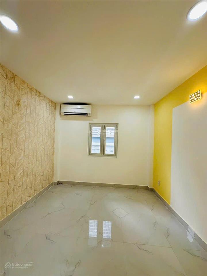 Nhà mới đẹp dọn vào ở ngay q.11