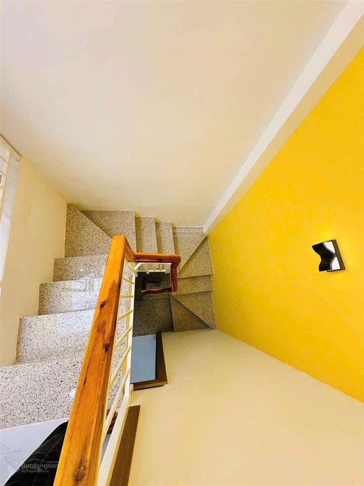 Nhà mới đẹp dọn vào ở ngay q.11